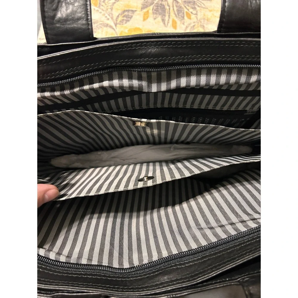 Winn International Black Leather Briefcase Laptop Bag Style 5428‎ NWT